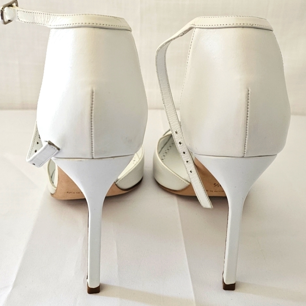 Manolo Blahnik Trova Cap-Toe Leather 105mm Ankle-Wrap Pumps - Picture 5 of 12